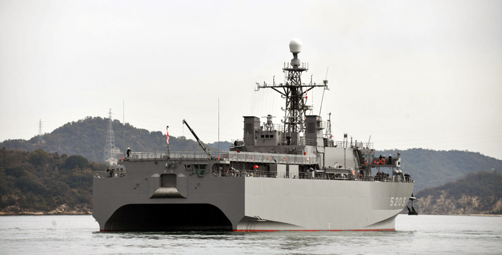 『【AOS (Ocean Surveilance Ship)】音響測定艦 (艦種区分：補助艦艇・艦番号：5201～・命名基準・名所旧跡のうち海湾の名)』のご紹介