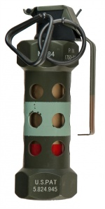 手榴弾/爆発物『M84 スタングレネード (M84 Stun Grenade)』(アメリカ)のご紹介