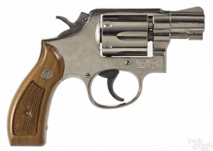 ハンドガン『モデル10(2インチバレル) (Smith & Wesson Model 10 Nickel 2")』(S&W/アメリカ)のご紹介