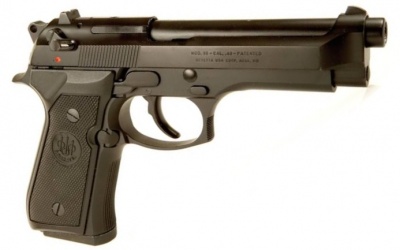 【ベレッタ96】(Beretta 96・ピストル・1990～現在・.40 S&W・装弾数：10～15)のご紹介