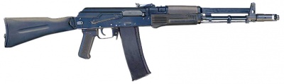 【AK-108】(アサルトライフル・5.56×45mmNATO ・製造年：1994年・重量：3.8kg・長さ：943/700mm)のご紹介