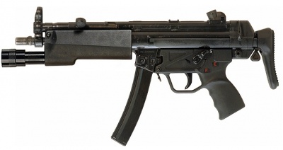 MP5A3(SureFire628専用フォアエンドウェポンライト装着)-9x19mmのご紹介