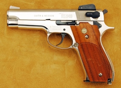 【S&W 439】(Smith & Wesson 439・ピストル・1979～1988年・9x19mm・装弾数：8)のご紹介