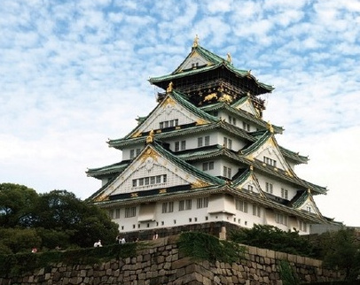 現在の大阪城。津田助広は大坂城代のお抱え鍛冶となり、独自の鍛刀技術を発展させた。