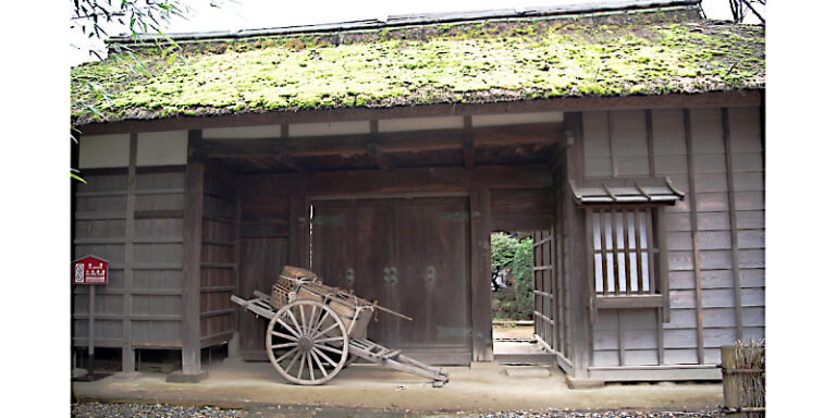 世田谷区内に現存する数少ない長屋門3棟の一つ「旧谷岡家住宅表門（世田谷区立次大夫堀公園民家園内）」のご紹介｜古民家を訪ねる旅