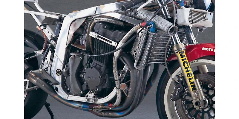 オートバイ/バイクの「エンジンのメカニズム（気筒数/バルブ形式/冷却方式/サイクル）」についてについてご紹介