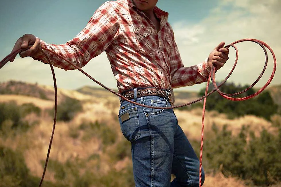 ラングラー（Wrangler）：カウボーイの動きを考慮した機能的で快適なジーンズの開発