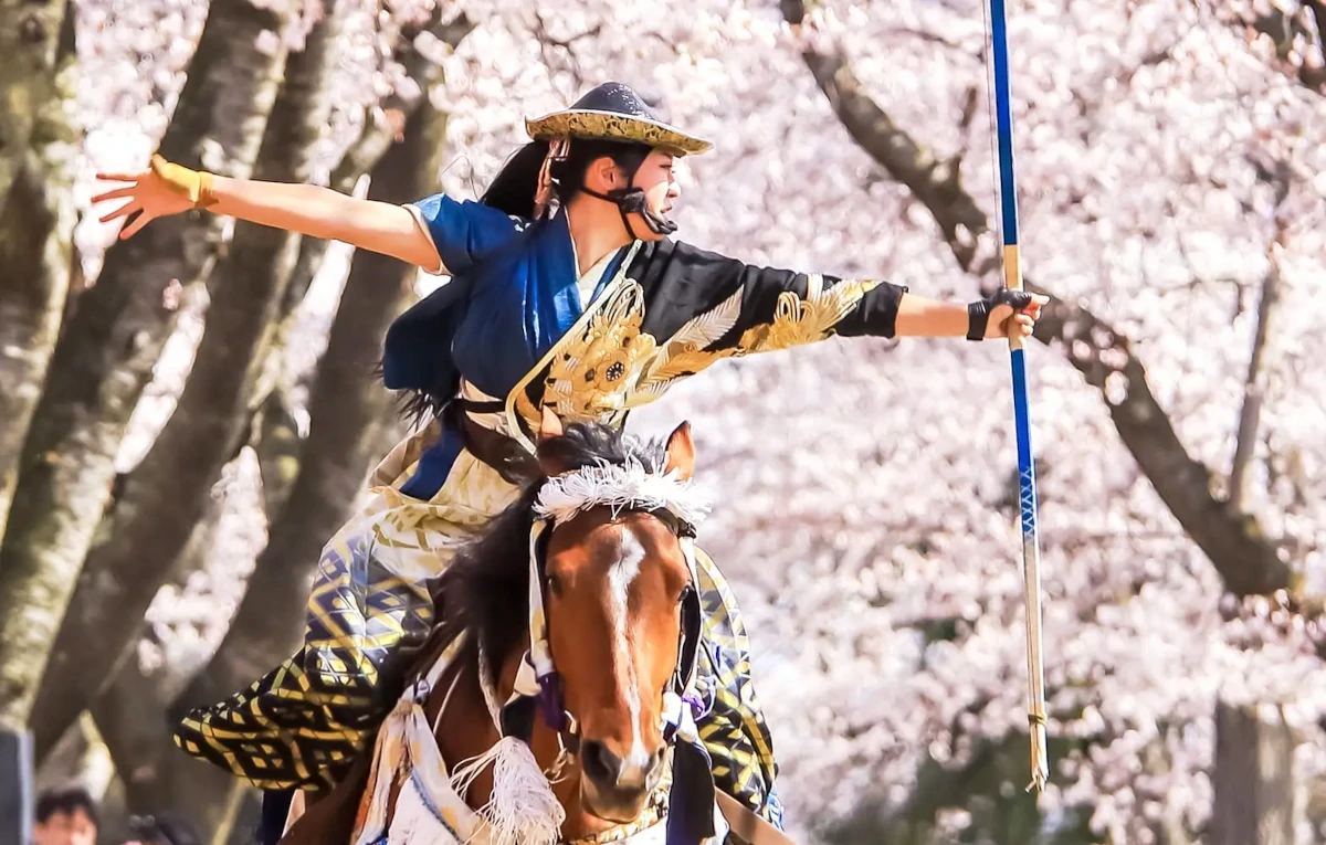 混雑を避けて、静かに流鏑馬を鑑賞・撮影したい