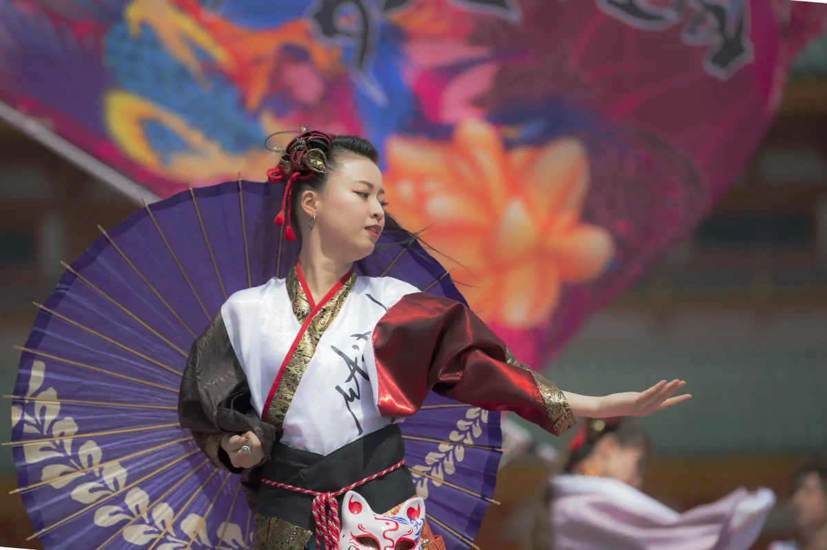 みたままつり「納涼民踊の集い」東京を代表する盆踊り大会のひとつ