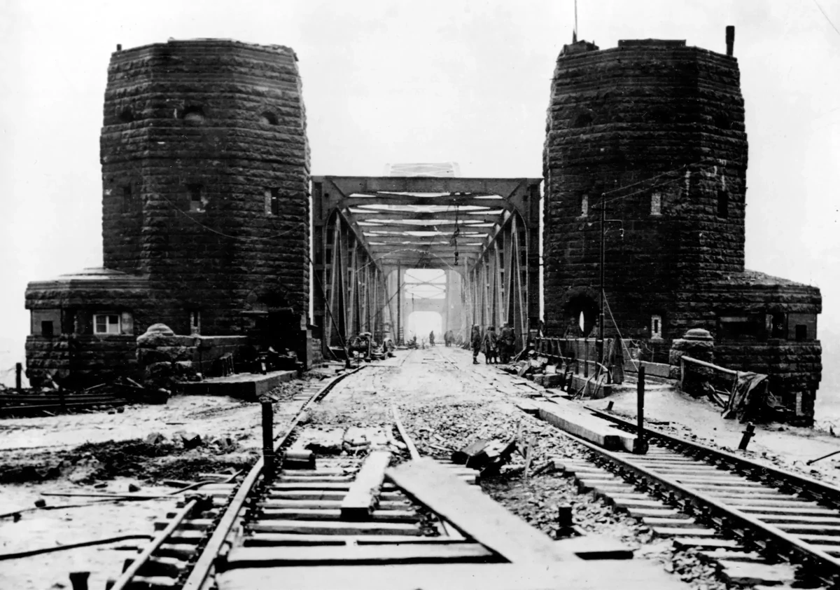 レマゲン鉄橋攻略戦（Remagen Bridge Battle）ドイツ西部・レマゲンのライン川にかかる「ルーデンドルフ鉄橋（Ludendorff Bridge）」をめぐる戦い！