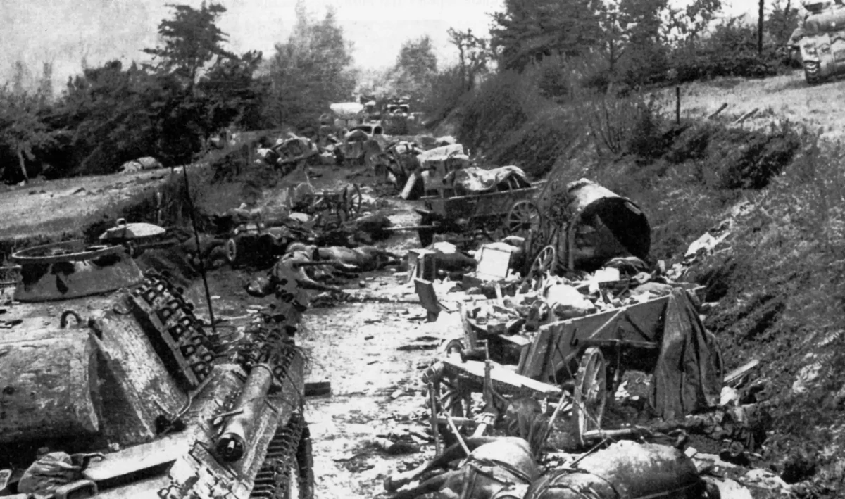 「ファレーズ・ポケット（1944年）」ルマンディー上陸作戦（D-Day）後、連合軍がドイツ軍を包囲して一気に壊滅させた戦い