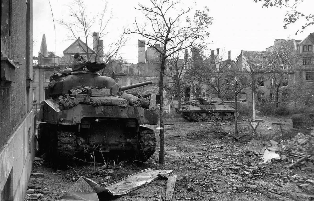  エルベ川での米ソ合流（Elbe Day）‐第二次世界大戦終盤、ヨーロッパ戦線での超重要な「歴史的瞬間」