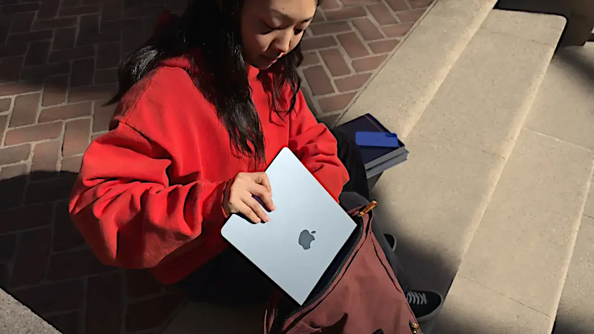 MacBookシリーズにおける「筐体素材の変遷年表（2006〜2024）」