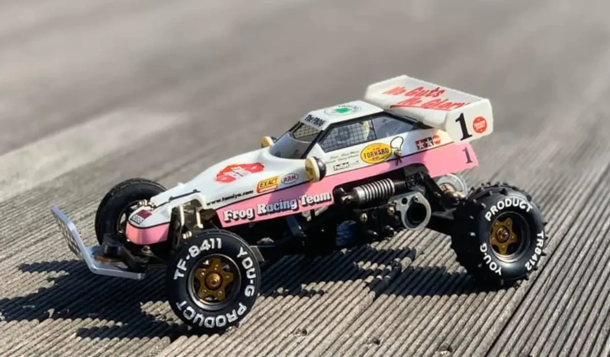 ラジコンの歴史‐メーカー別およびジャンル別（車・飛行機・ドローンなど）