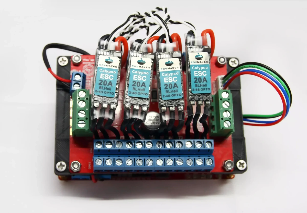 ESC内蔵BECのリニア方式とスイッチング方式（降圧 Buck）内部ブロック～主要部品まで回路図