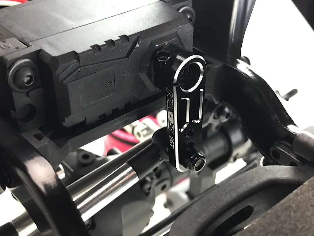 RCカー用サーボセーバーの代表的な構造を3タイプ（初期型／調整式／アルミハイブリッド）断面図