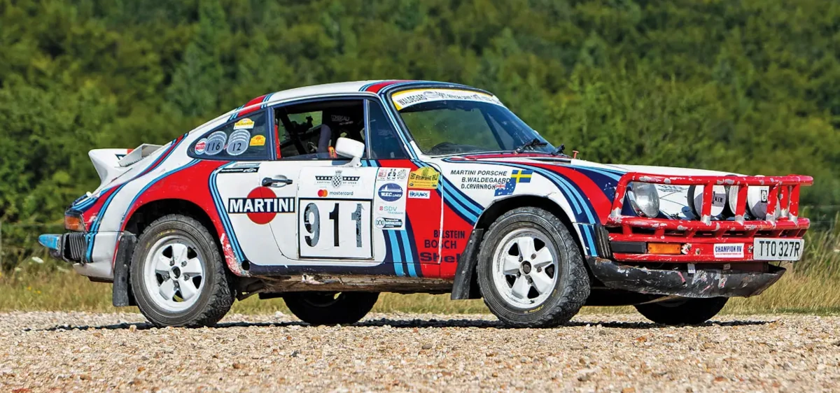 RCカーのボディでよくある曲面や複雑形状へのデカール貼りパターン