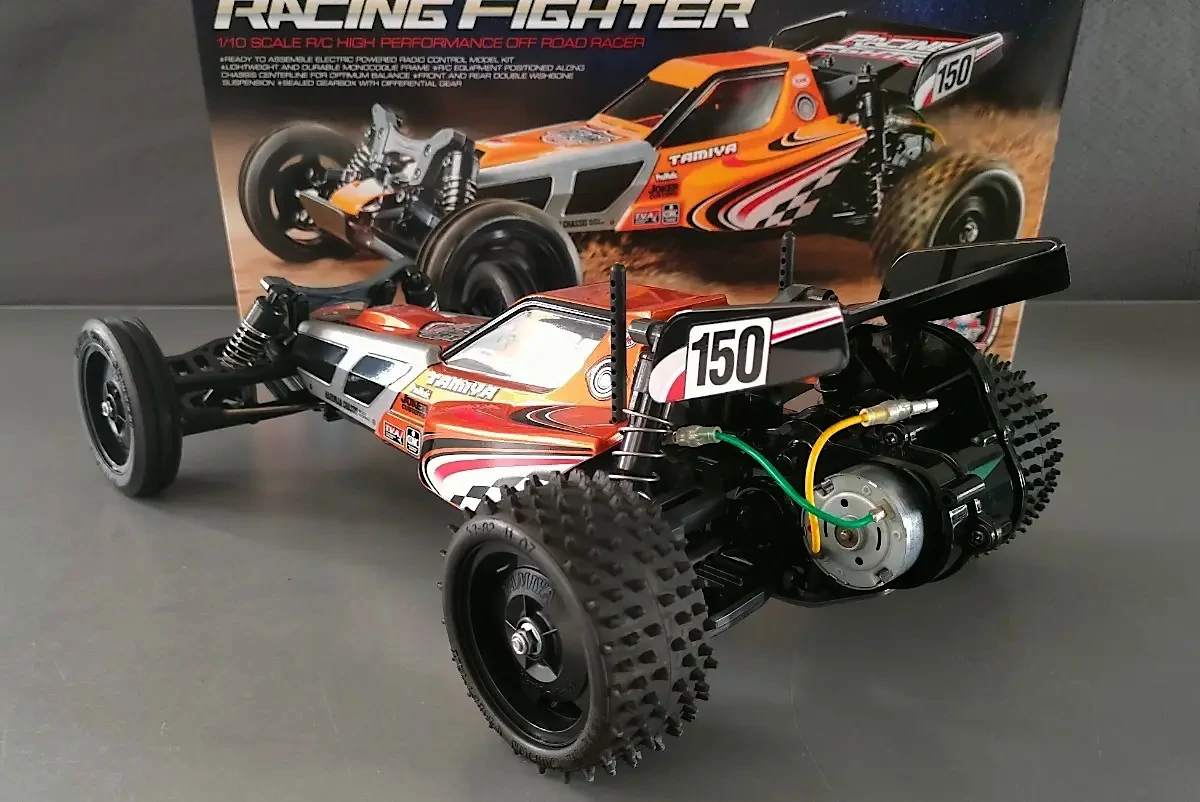 RCカー補修「樹脂溶接（半田ごて＋補填樹脂）」‐割れを直すのではない、素材を再び一つにする