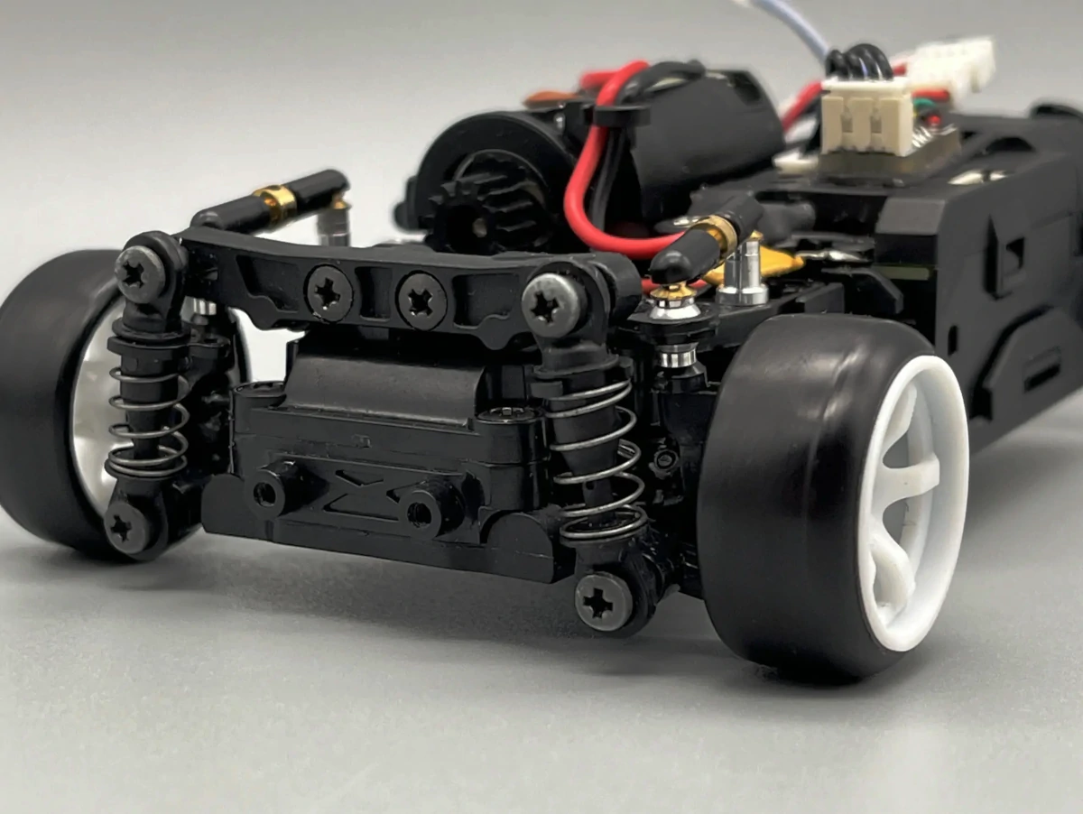 FRPに使われるポリエステル樹脂‐ポリエステルは速く、エポキシは強く