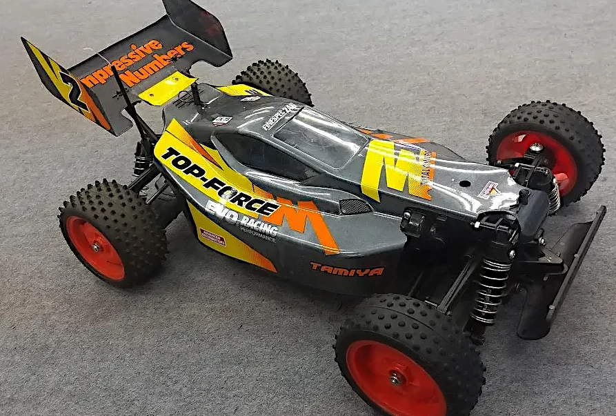 ラジコン改造について、RCカーを例に基本の考え方から具体的な改造メニュー、注意点