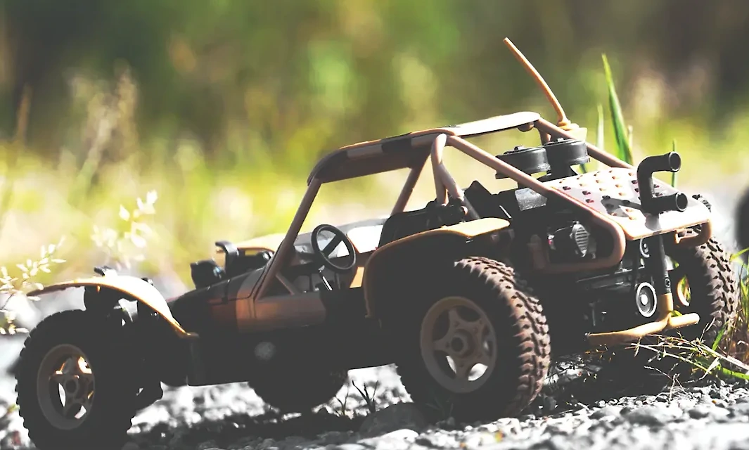 FRP（繊維強化プラスチック）も条件によって染められる