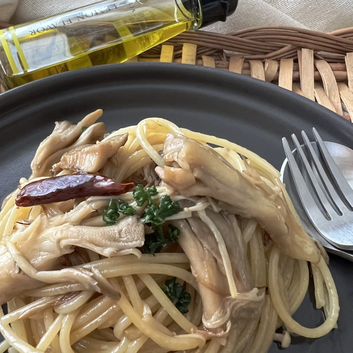 ナポリにおけるパスタの歴史‐港町の風と太陽が育てた“乾燥小麦の芸術”