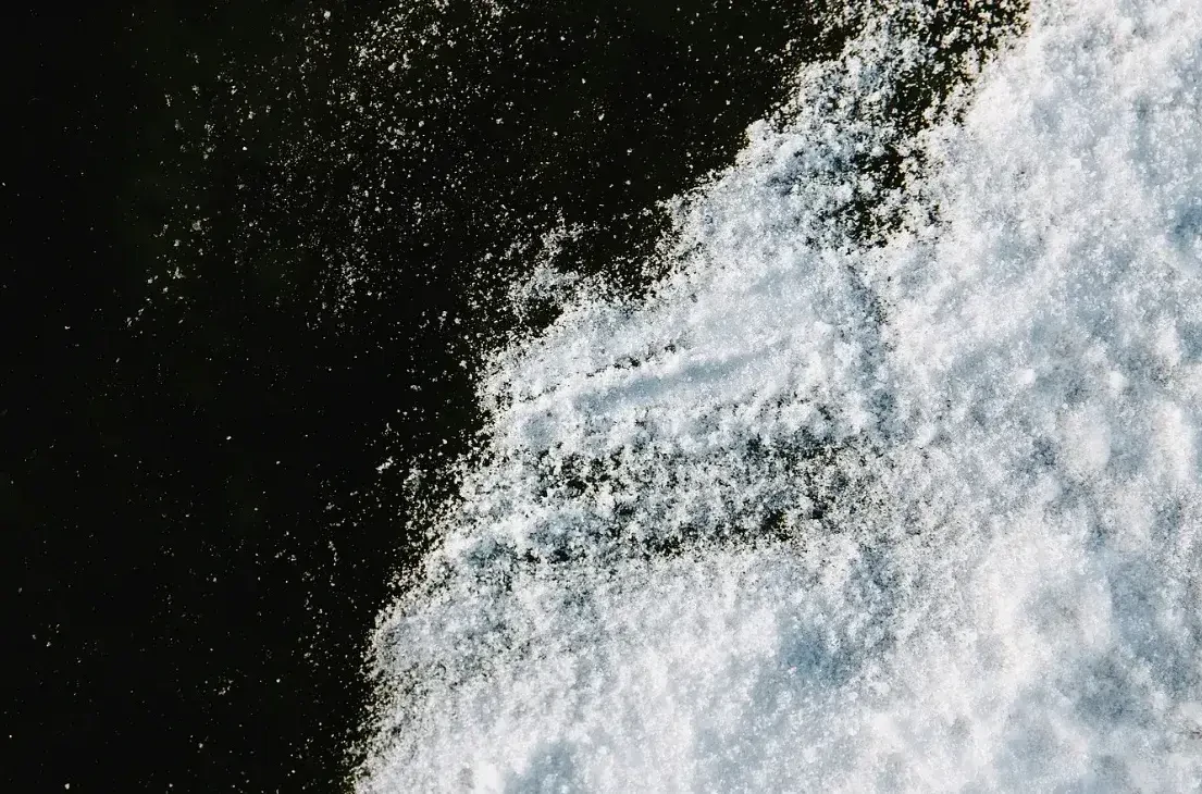 グリスの基本構成‐ベースオイルを増粘剤で保持させた半固体潤滑剤