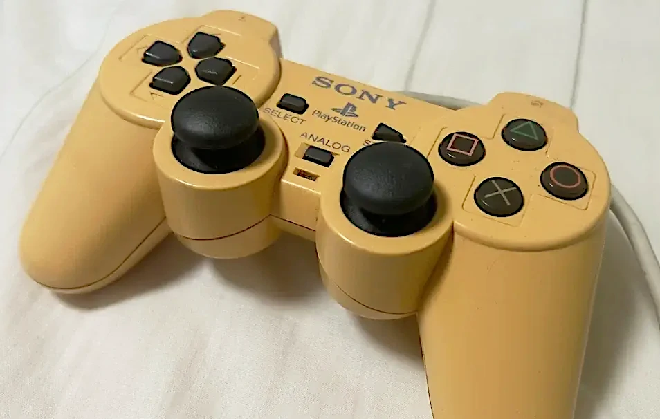 ワイドハイターやブリーチを利用した「白色プラスチック製品の黄ばみ対策」