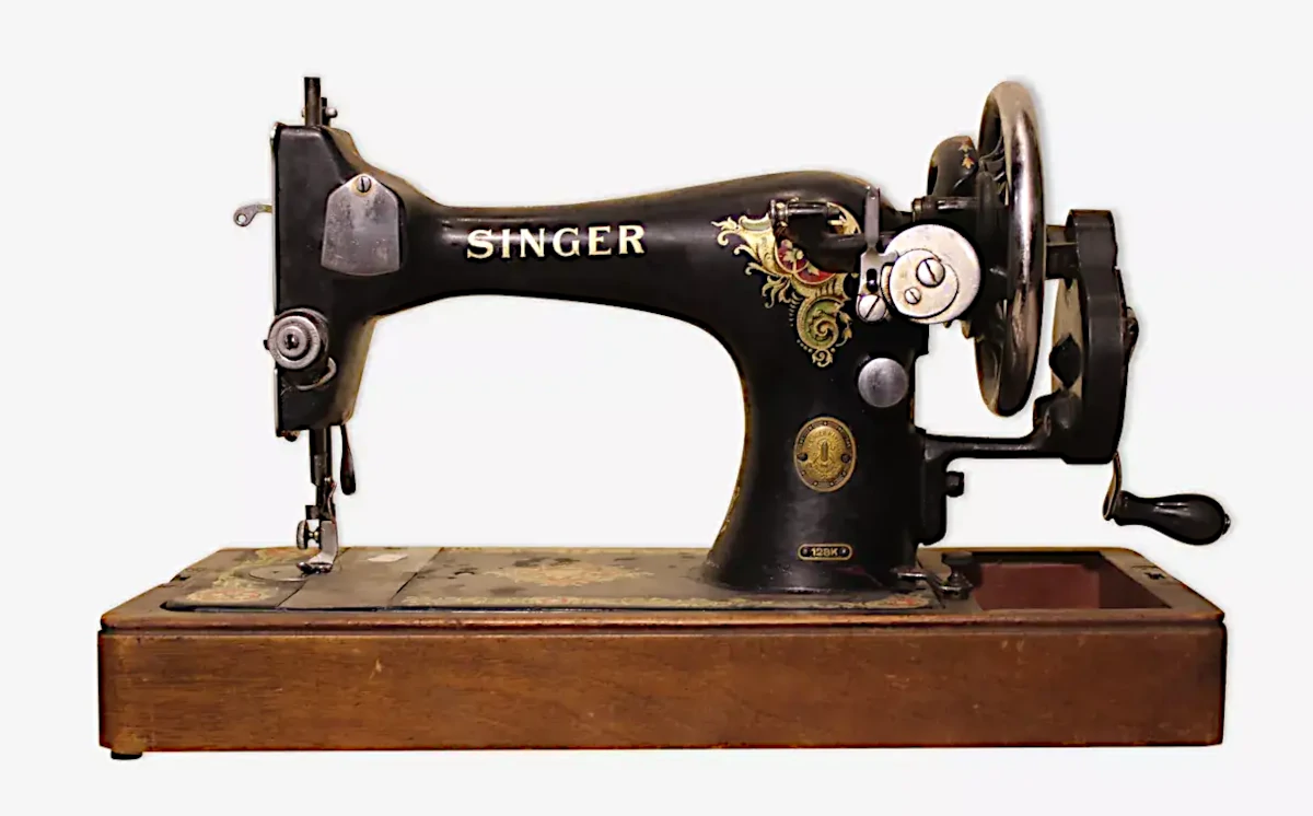 ミシンの歴史‐ミシンは布を縫う機械であると同時に、人と産業を縫い合わせる機械