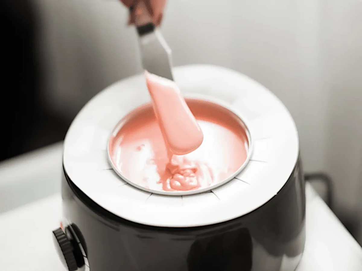 非極性分子 - 電荷の偏りを持たず、水を嫌い油を好む」性質