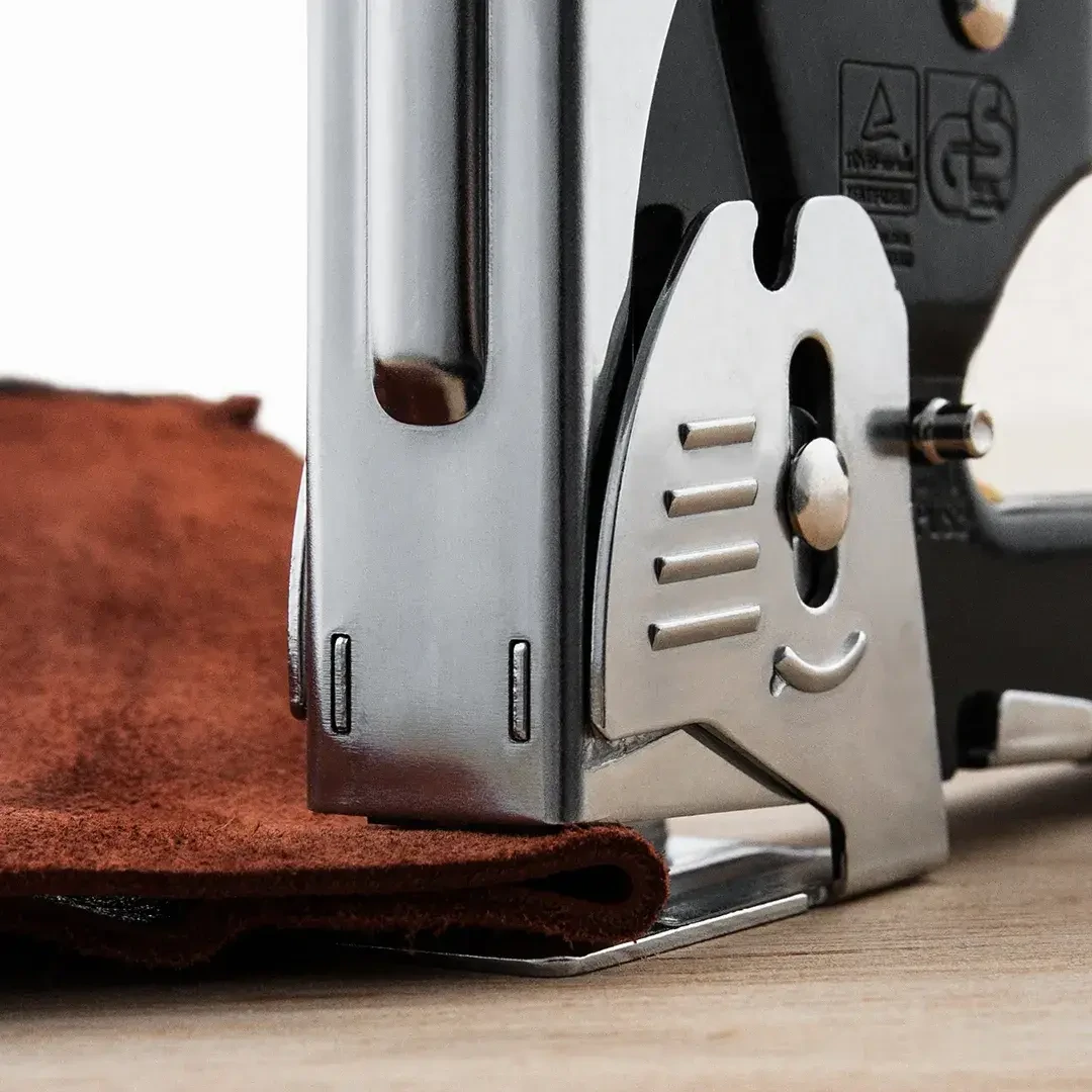 ステープル（ホッチキス針・タッカー針）-小さな針でも、使い方次第で大きな仕事を支える