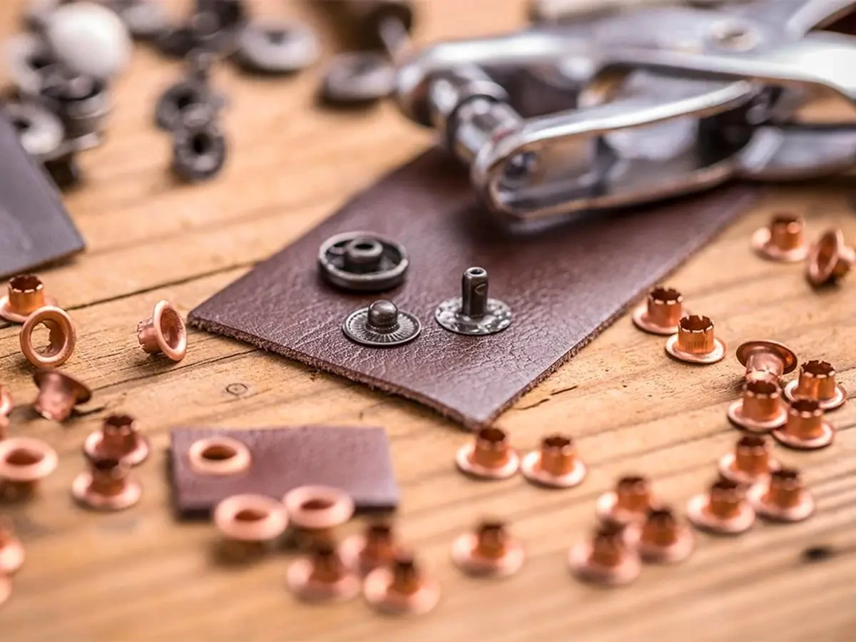 「留め具の歴史」人の暮らしと産業の進化そのもの