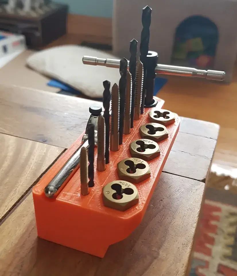 外ねじ「ダイス」 M3の場合 ‐わずか0.1mmの工夫が、外ねじを生かす