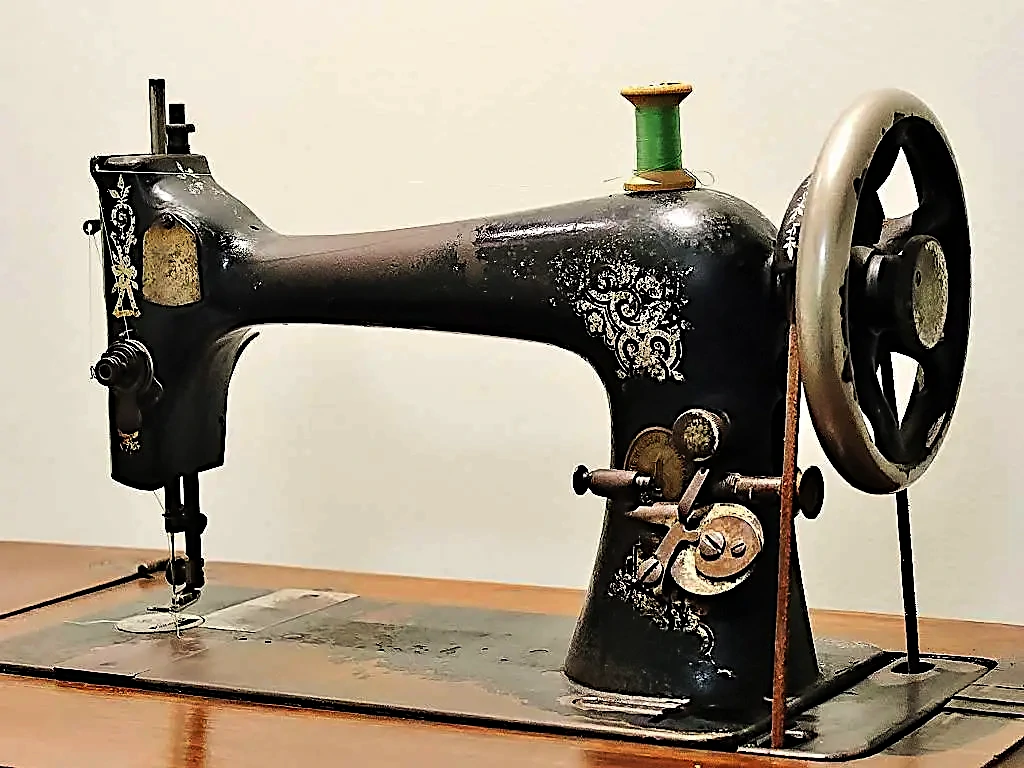 「和裁」と「洋裁」の違い ‐「直線と曲線」「再利用と流行」という対照的な思想