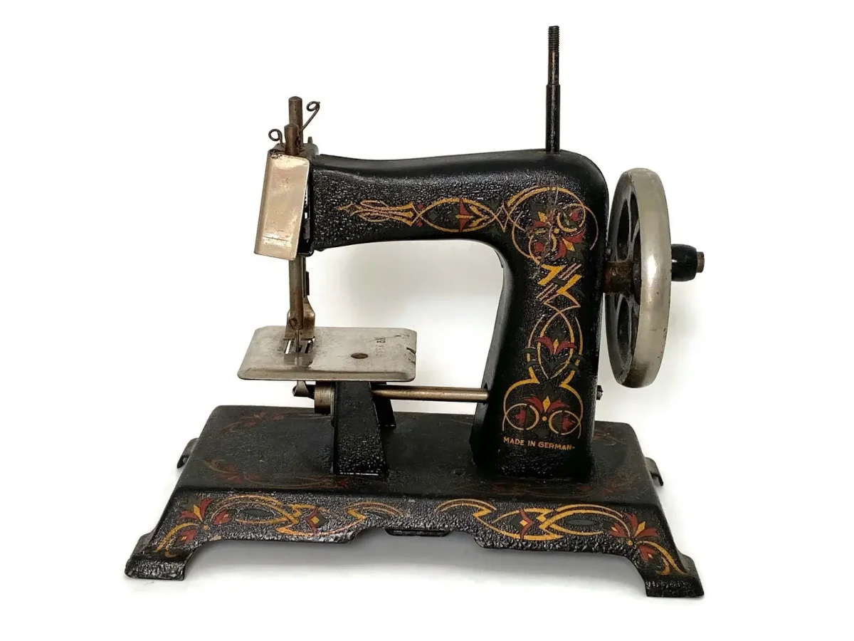 アンティークミシン（足踏み式や手回し式）に必要な備品