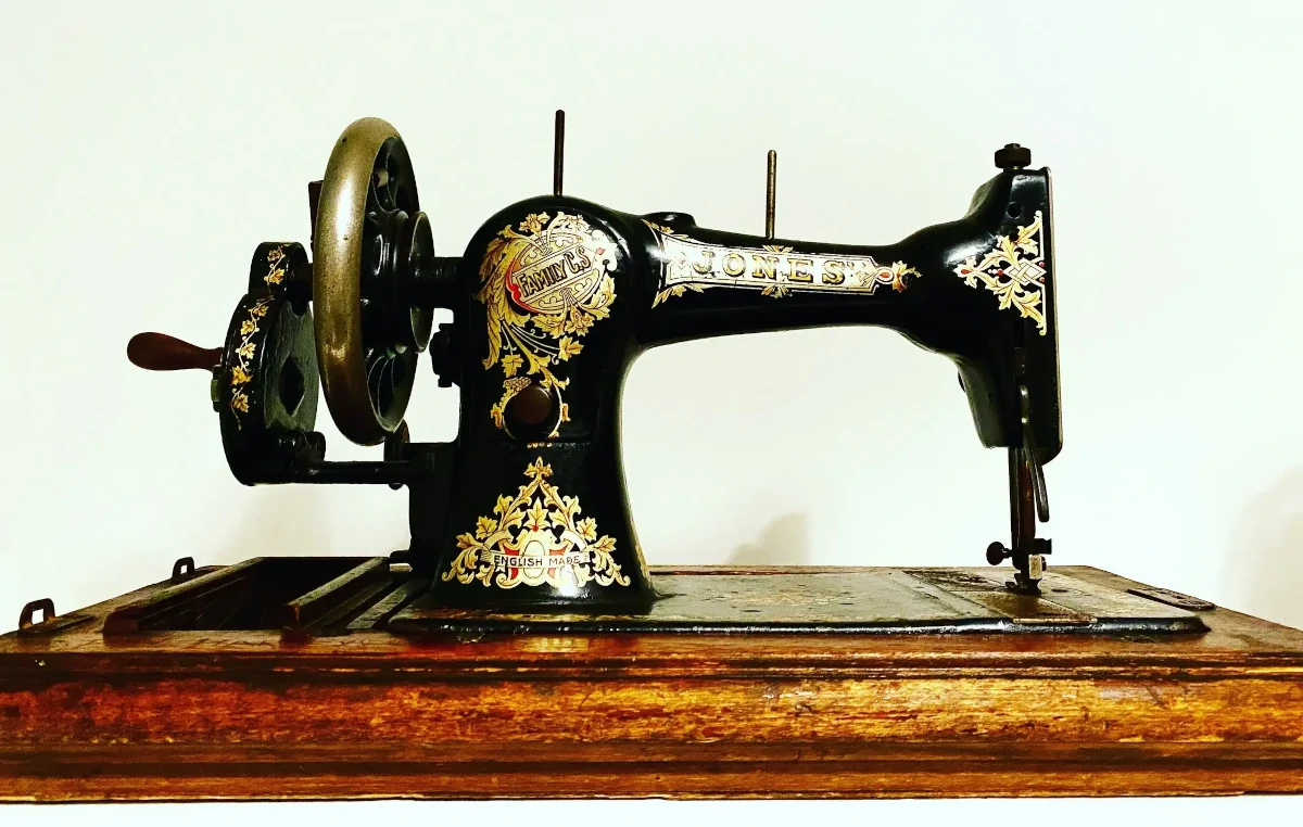 ミシン針規格の歴史‐標準とは、過去の混乱と未来の普及をつなぐ架け橋