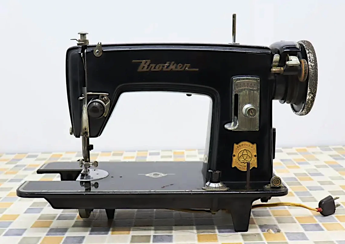 ミシン 半回転釜の歴史‐往復シャトルの限界を克服した中間世代の釜