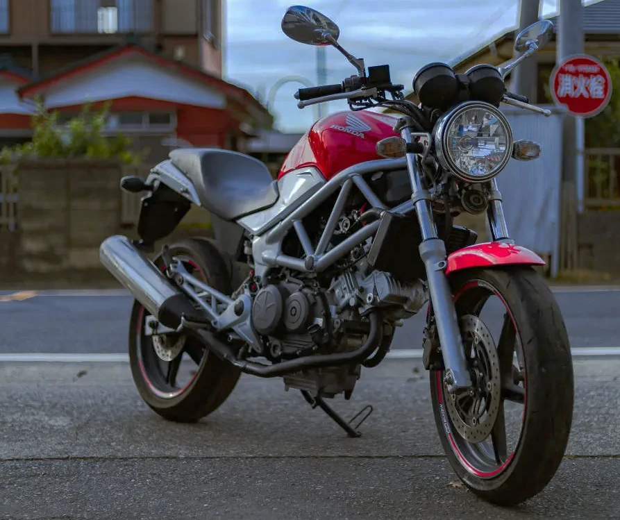 VTR250（MC33）で採用された「セミダブルクレードル＋トラス補強方式」