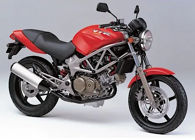 VT250F（MC08） vs VTR250（MC33） 比較表