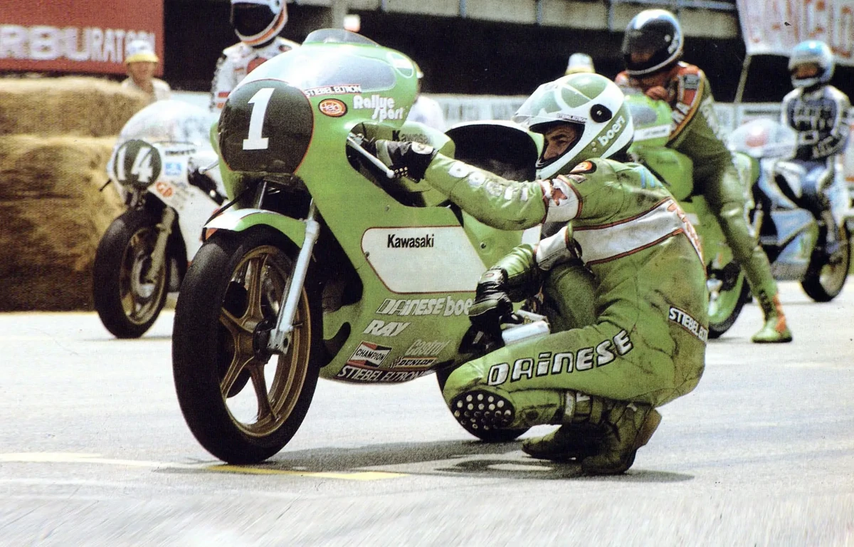 Kawasaki KR250 ― タンデムツインが生んだ異端の名機 ![KR250R]