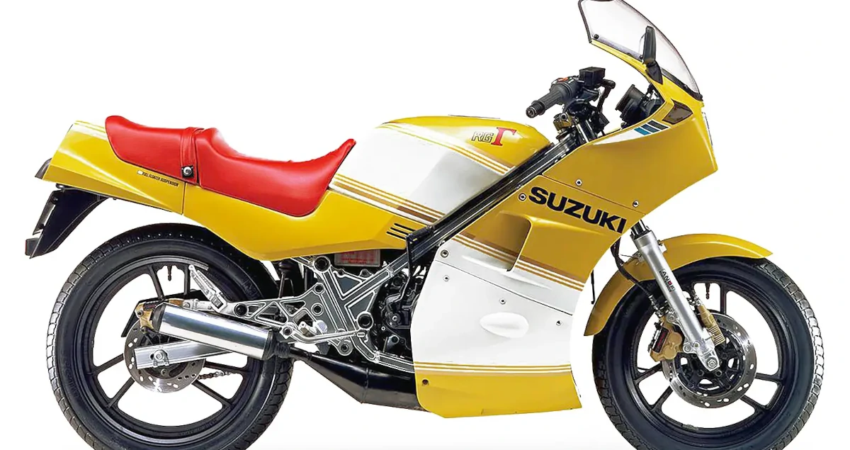 SUZUKI RG250Γ（ガンマ） ― “レーサーレプリカ元年”を築いた革命児