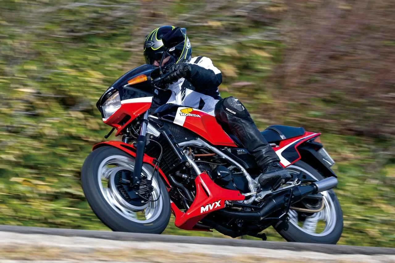 オートバイ 支持部（ステアリングヘッド）の歴史‐すべての挙動はここを通して伝わる