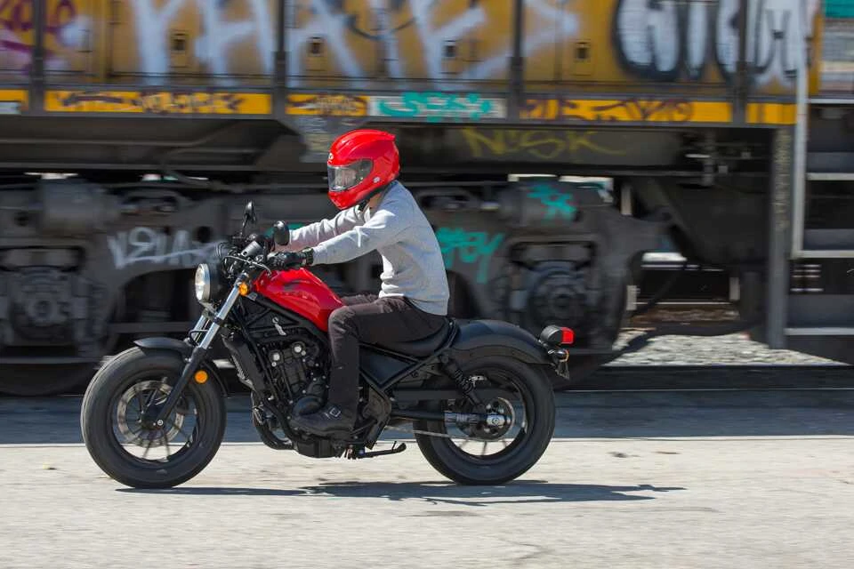 「サグ（SAG）」‐サスペンションの静的な初期沈み込み量