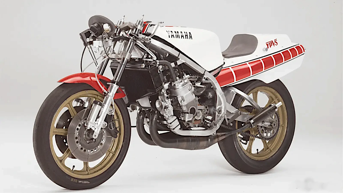 フロント35mm／リア30mm前後の黄金比‐理想の姿勢は変わらない。黄金比こそ走りの原点