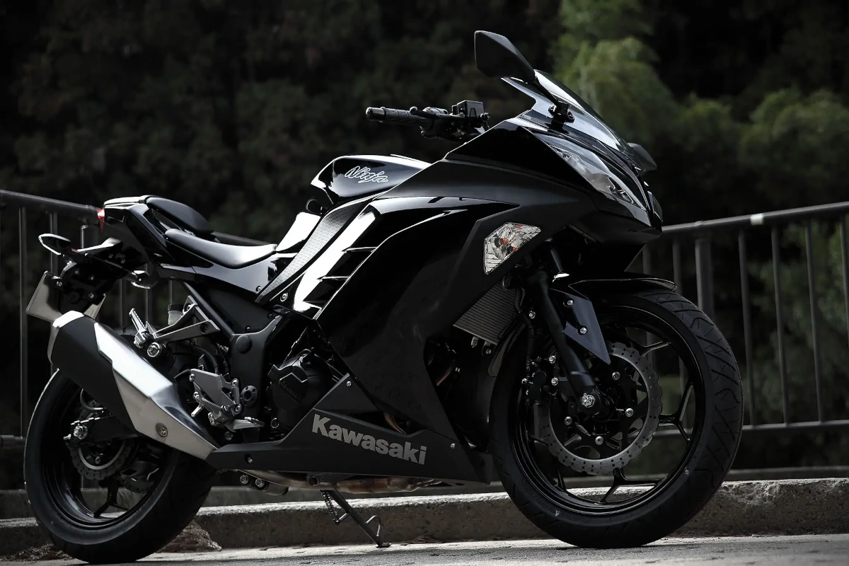 リアショック（Rear Shock Absorber）‐良いリアショックは、衝撃を消すのではなく、“接地感”を生む