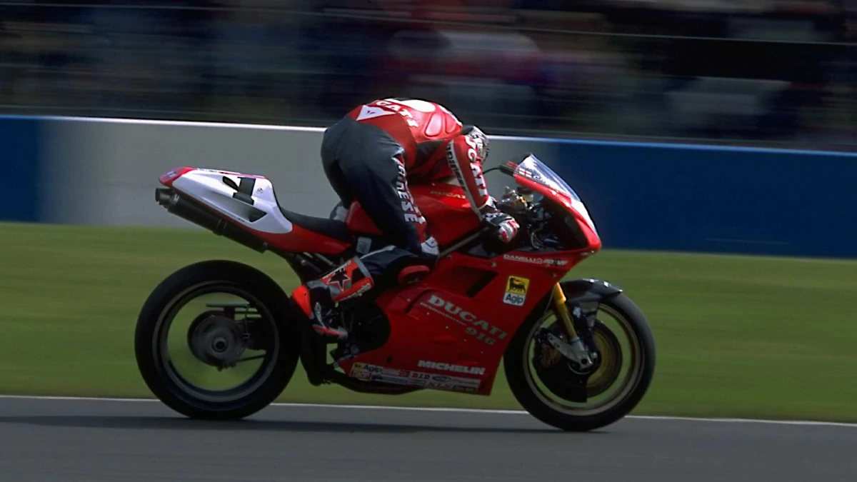 トラクション（traction）‐タイヤが路面をとらえて駆動力を伝える力