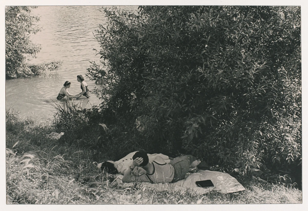 暗室プリントの第一歩である「ネガ選定・確認」‐ネガは楽譜、プリントは演奏。選定の瞬間に、音楽の調べが決まる