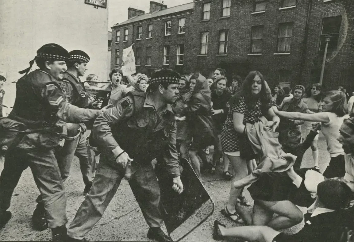 光量の歴史‐「ストロボ／暗所撮影／高感度撮影」という三つの技術