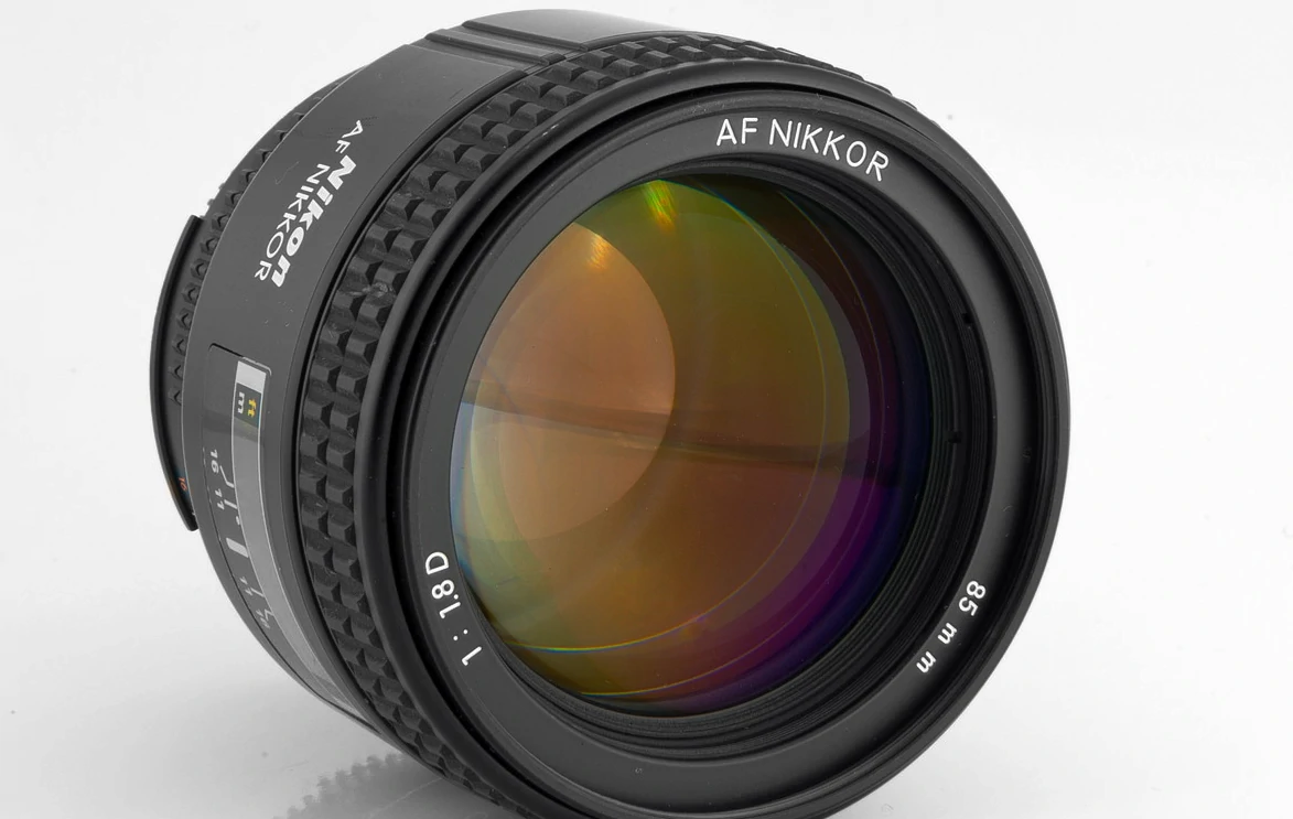 NIKKOR 85mm f/1.8 の歴史‐1964年生まれ、60年近く進化を続ける“ポートレートの王道レンズ”