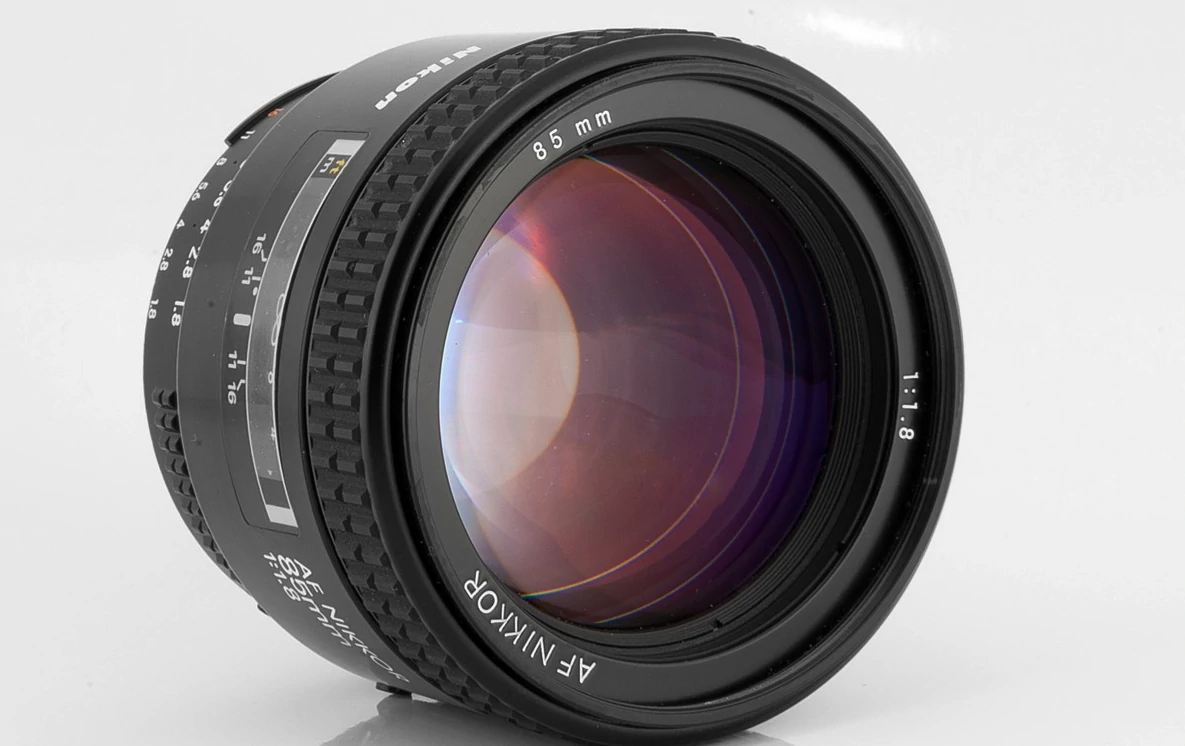 Nikon AF 85mm f/1.8シリーズの比較表 無印 vs D版 vs G版‐レンズの違いは、光にどう寄り添うかの物語